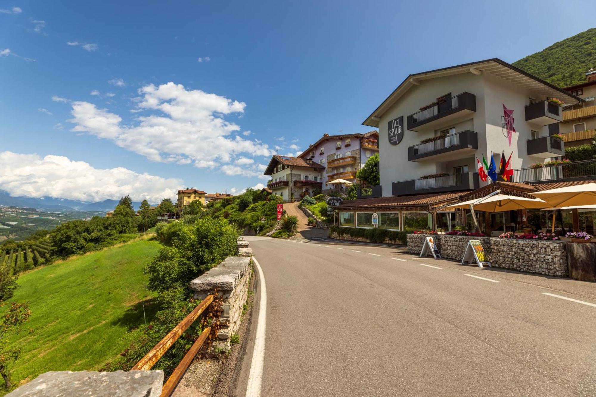 Hotel Alt Spaur Spormaggiore Luaran gambar